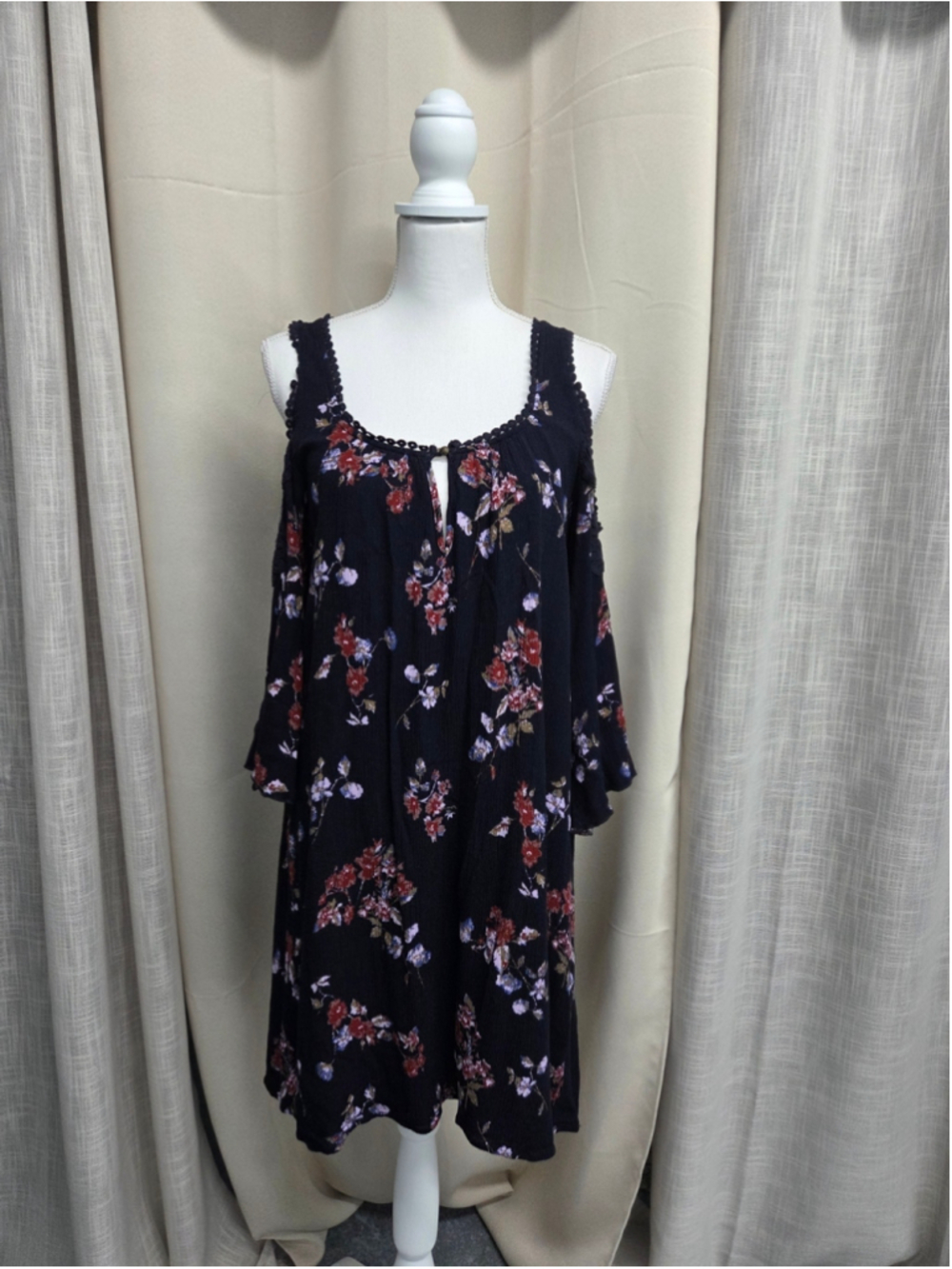 Shyanne Black Floral Cold-Shoulder Casual Summertime Midi Dress Size L